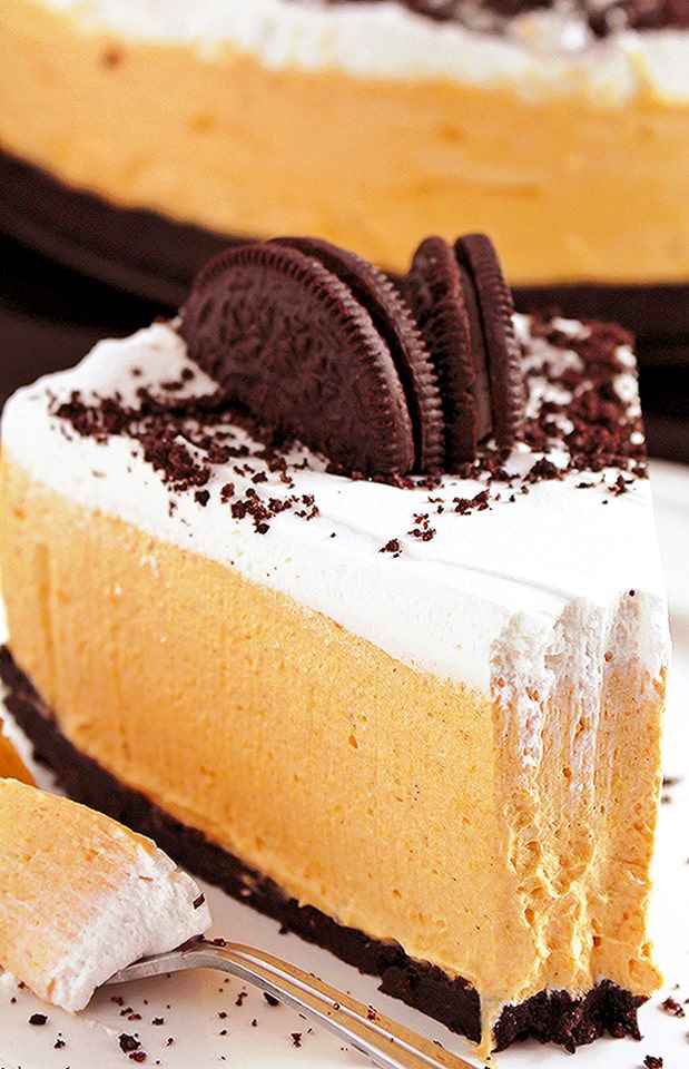 Easy No Bake Pumpkin Oreo Cheesecake so perfect for holidays and special occasions. Oreo crust, rich pumpkin cheesecake filling and whipping cream topping. Great homemade festive dessert!