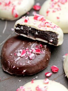 Candy Cane Chocolate Oreo Bites.. So, the story goes on.. Yes, I am talking about Christmas holidays and New Year‘s Eve. Holiday fever has already begun