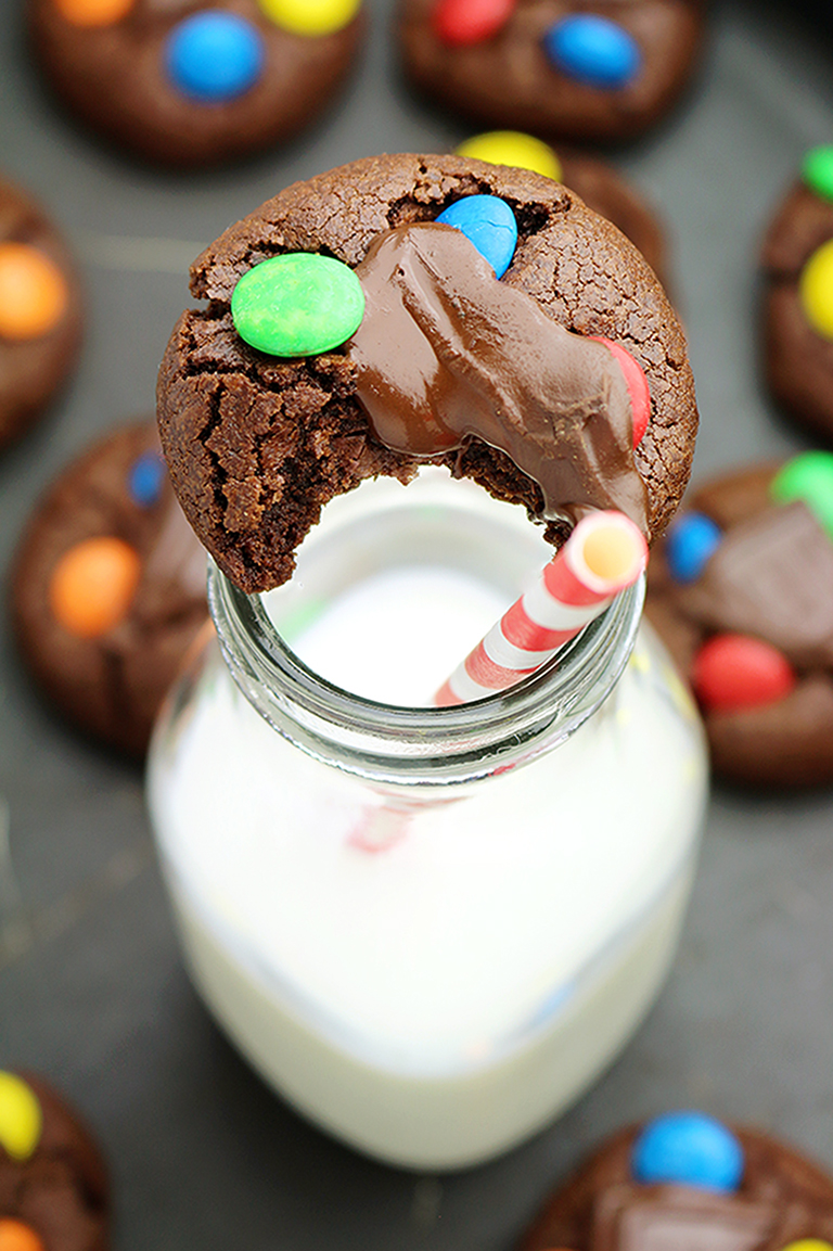 M&M’s Hershey’s Chocolate Cookies – super quick cookies for all chocolate, M&M and cookie fans. You will experience a real explosion of chocolate taste ♥