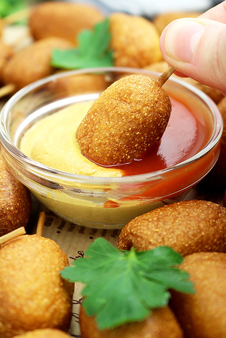 Here is our favorite recipe for Easy Corn Dog Bites. All football fans will really enjoy Super Bowl Sunday Party.