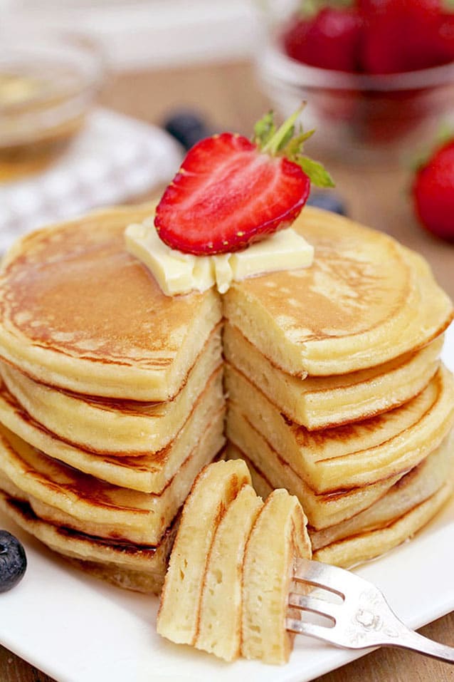 These Fluffy Cream Cheese Pancakes make a perfect choice for breakfast or weekend brunch. This is one of those recipes that you will save, for sure. A perfect breakfast for a perfect start of the day – sounds good… These pancakes with cream cheese are incredibly light, soft and fluffy.