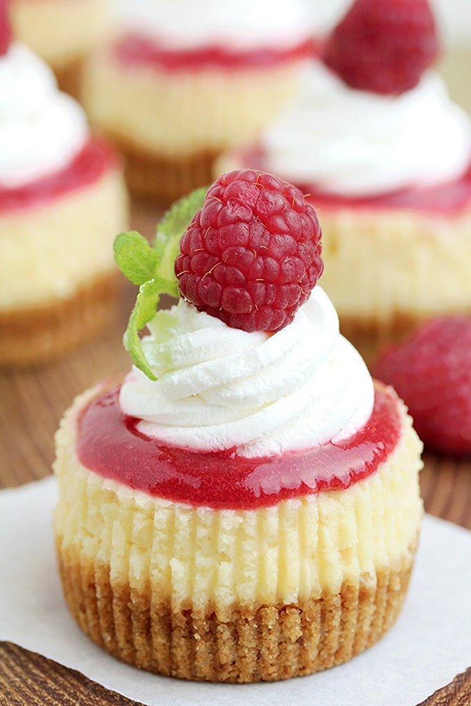 Raspberry Mini Cheesecakes just perfect for Valentine´s Day..