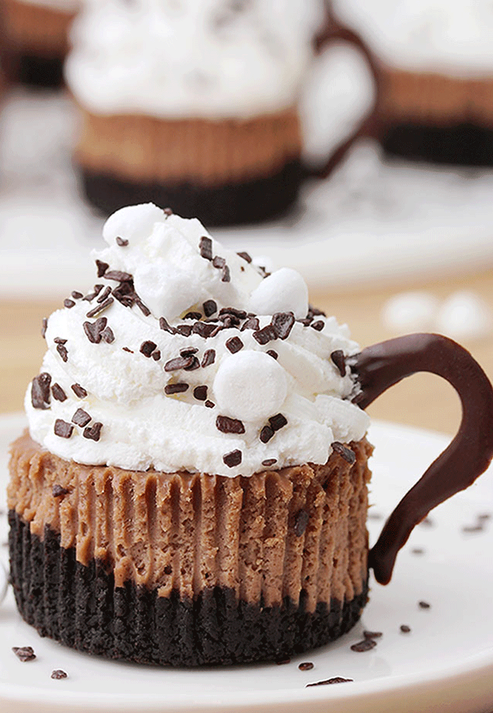Hot Chocolate Mini Cheesecake – you will love these delicious, fancy mini cheesecakes when you see them and especially when you taste them. Oreo crust, creamy hot chocolate cheesecake filling topped with whipped cream, chocolate flakes and mini marshmallows – it’s a perfect recipe for special occasions like Christmas and New Year´s Eve