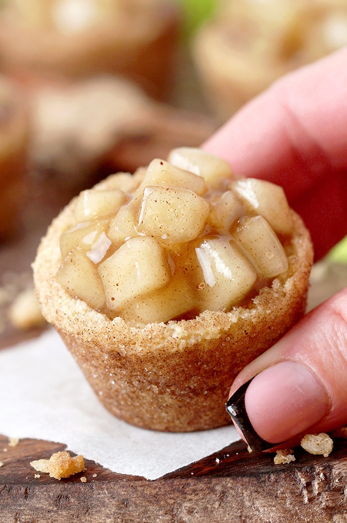 Snickerdoodle Apple Pie Bites – snickerdoodle mini cups filled with homemade apple pie filling are perfect small bites that you will love. I like to prepare them for holidays because they look fancy on a holiday dessert plate and everyone loves their amazing taste.